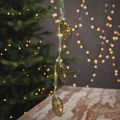 15 LED Pinecone Stringlights