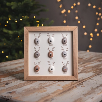 25cm Pebble Reindeer Plaque