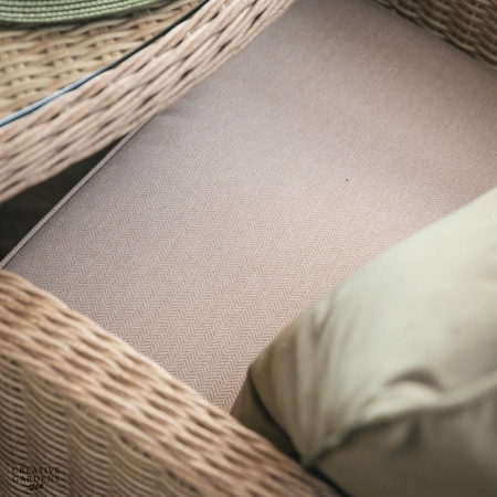 Bramblecrest Chedworth 6 Seat Dining Set - image 7