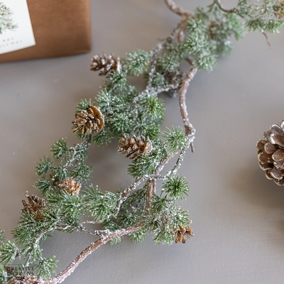 Frosted Pinecone Garland  106cm - image 2