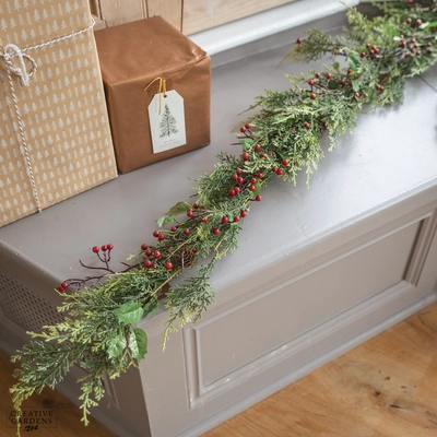 Garland with Berries & Pinecones 180cm