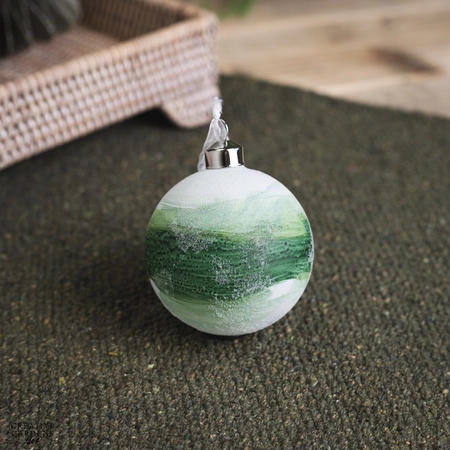 Glass Miranda Bauble 8cm