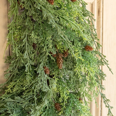 Nassington Cedar Wreath 71cm - image 3