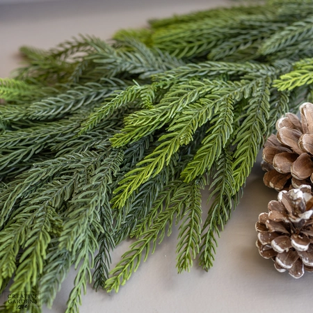 Waxed Pine Garland 180cm - image 2