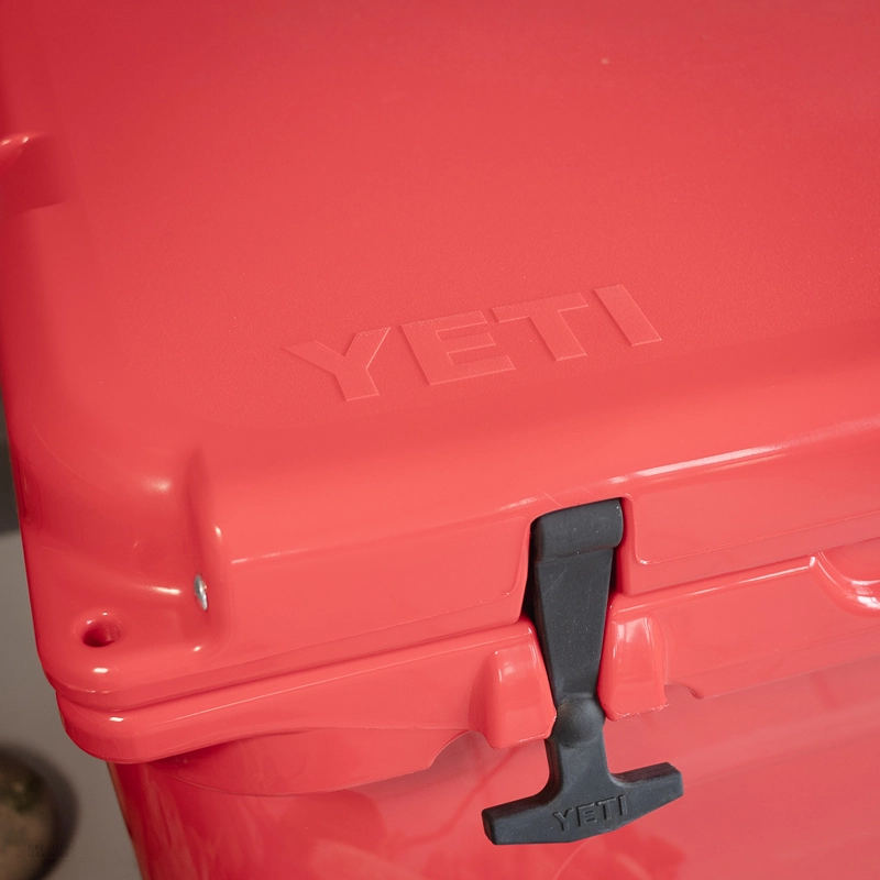 Yeti Tundra 45 Cooler - Rescue Red