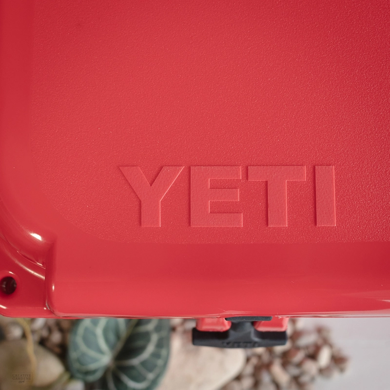 https://www.creativegardens.com/files/images/webshop/yeti-tundra-45-hard-cooler-rescue-red-800x800-64d50ae72c599_l.webp